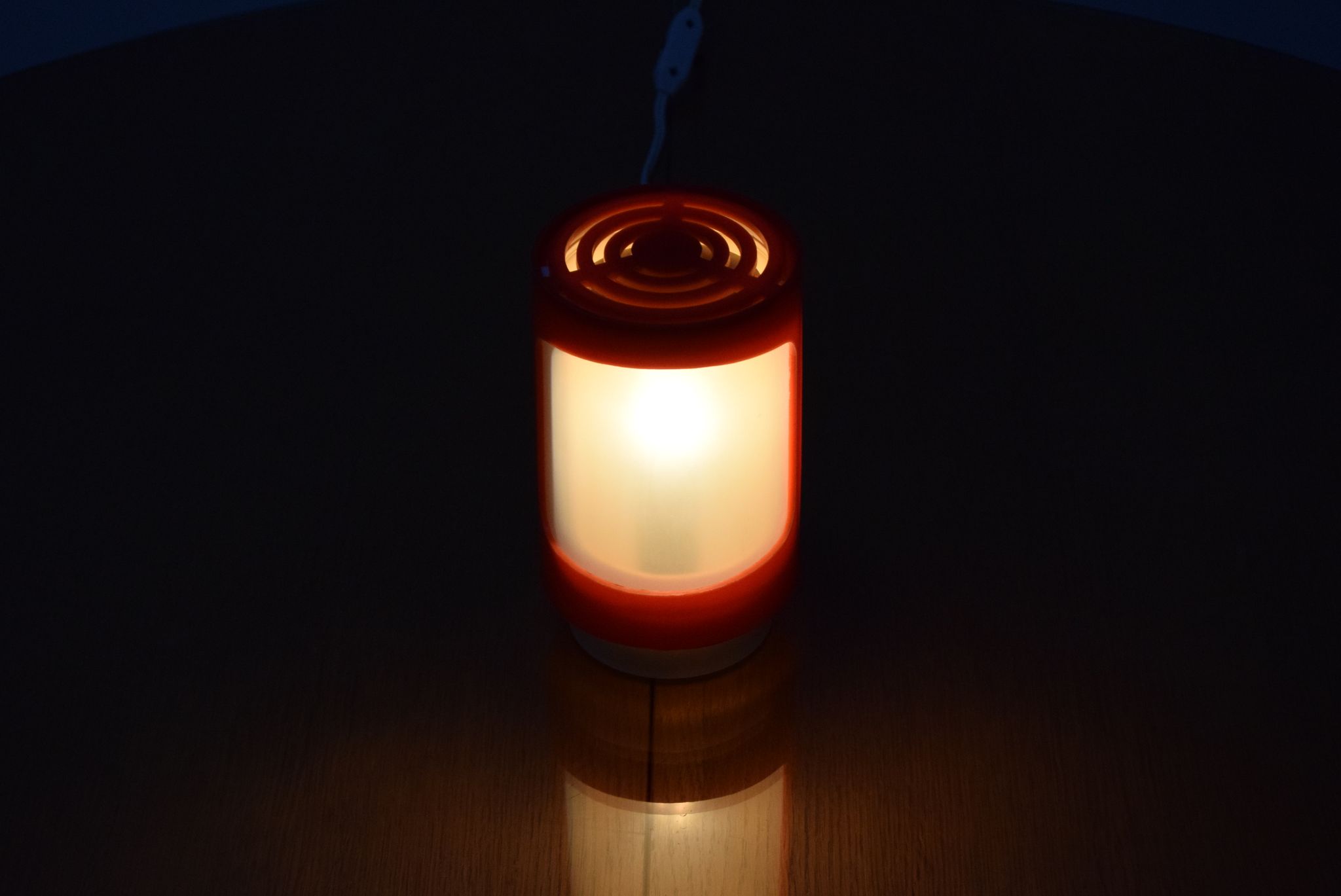 Lampe de table en plastique du milieu du siècle, années 1970.