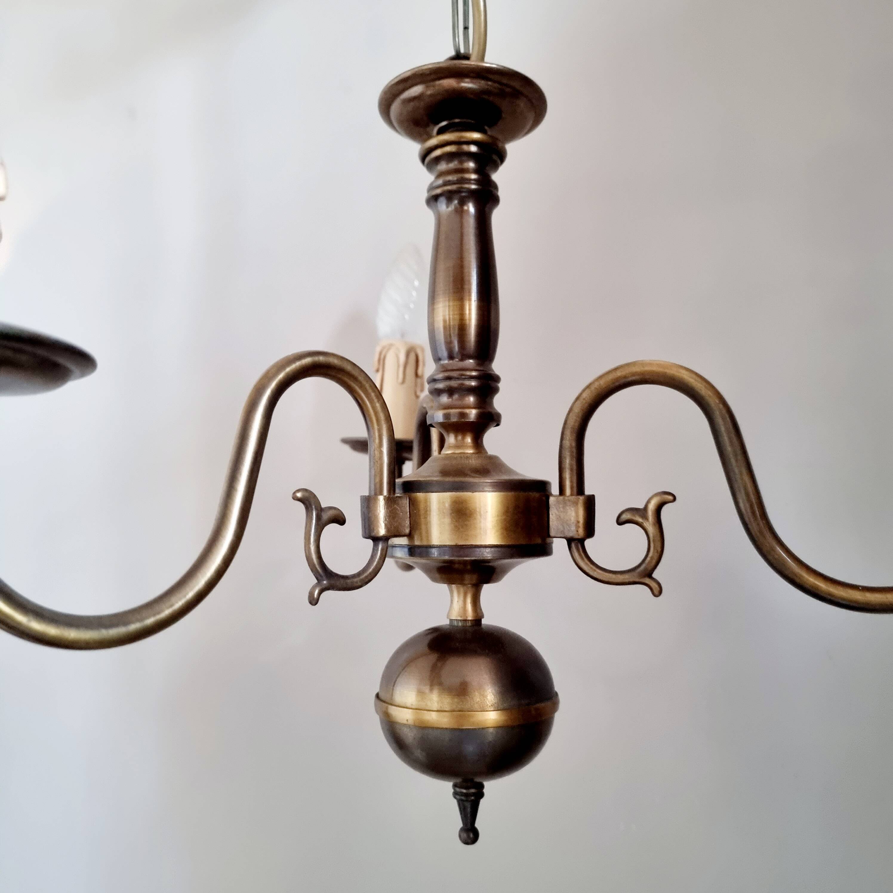 Classic Dutch style brass lamp in golden bronze color