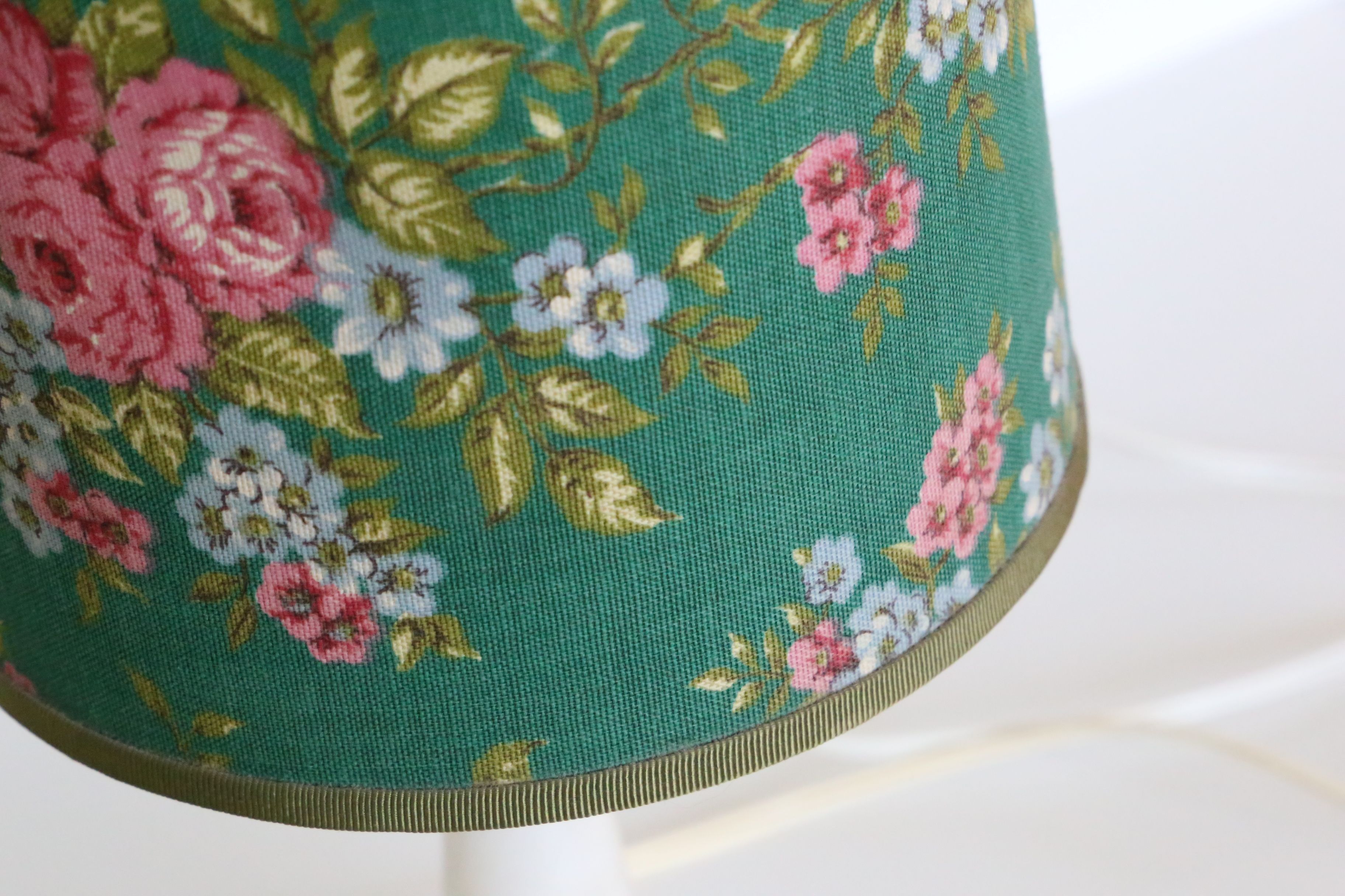 Marble and brass lamp, shade in flowery green fabric, 50s/60s