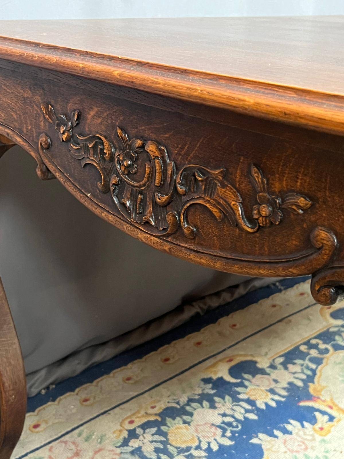 Regency dining table. Solid oak.