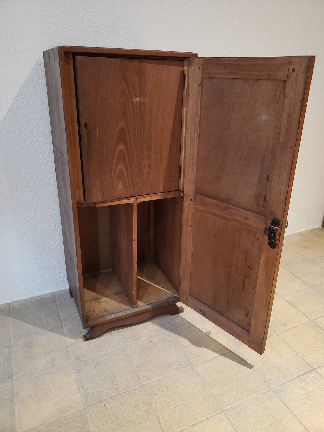 Small chest of drawers