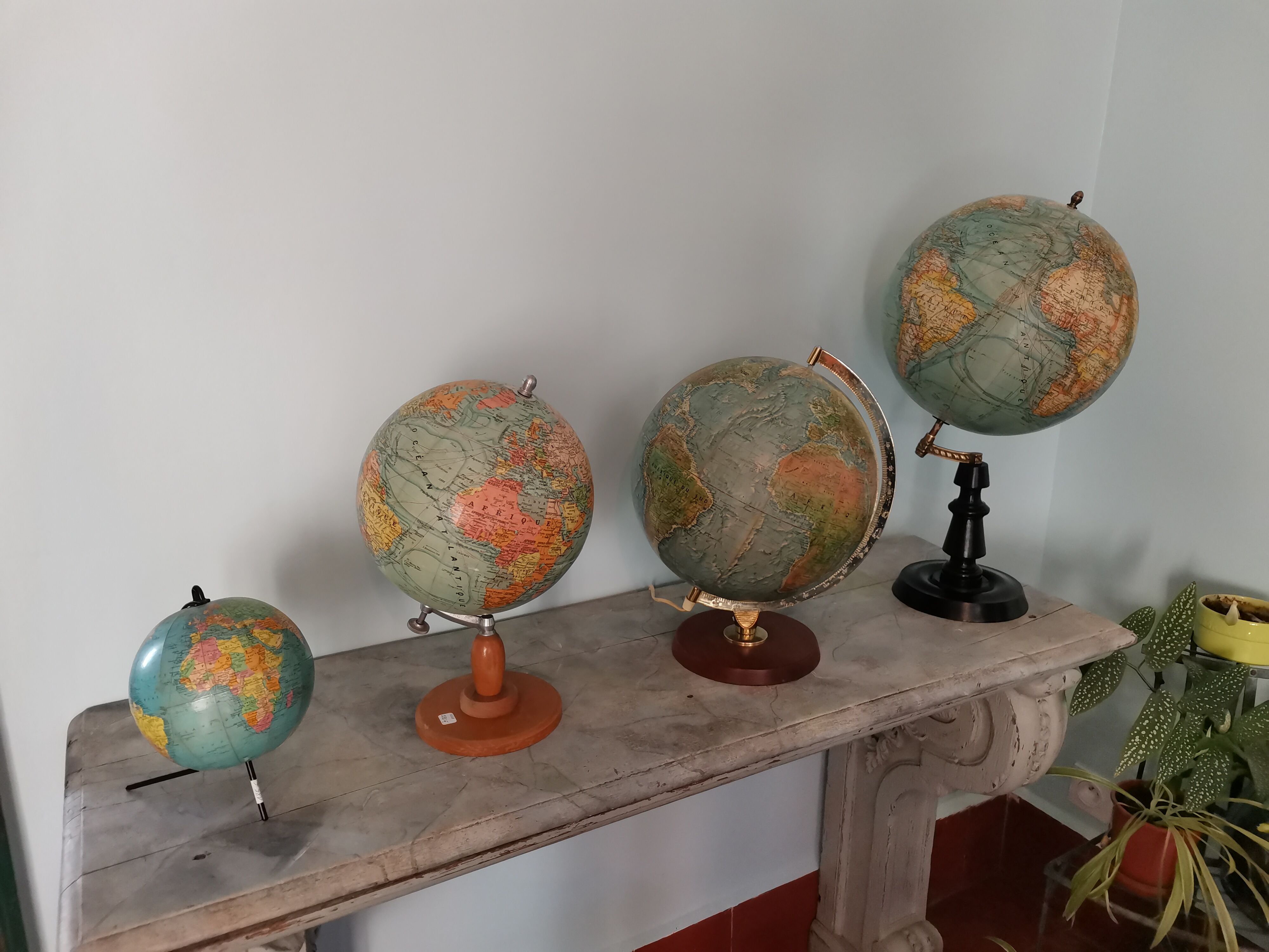 Globe Earth 50/60 foot wooden