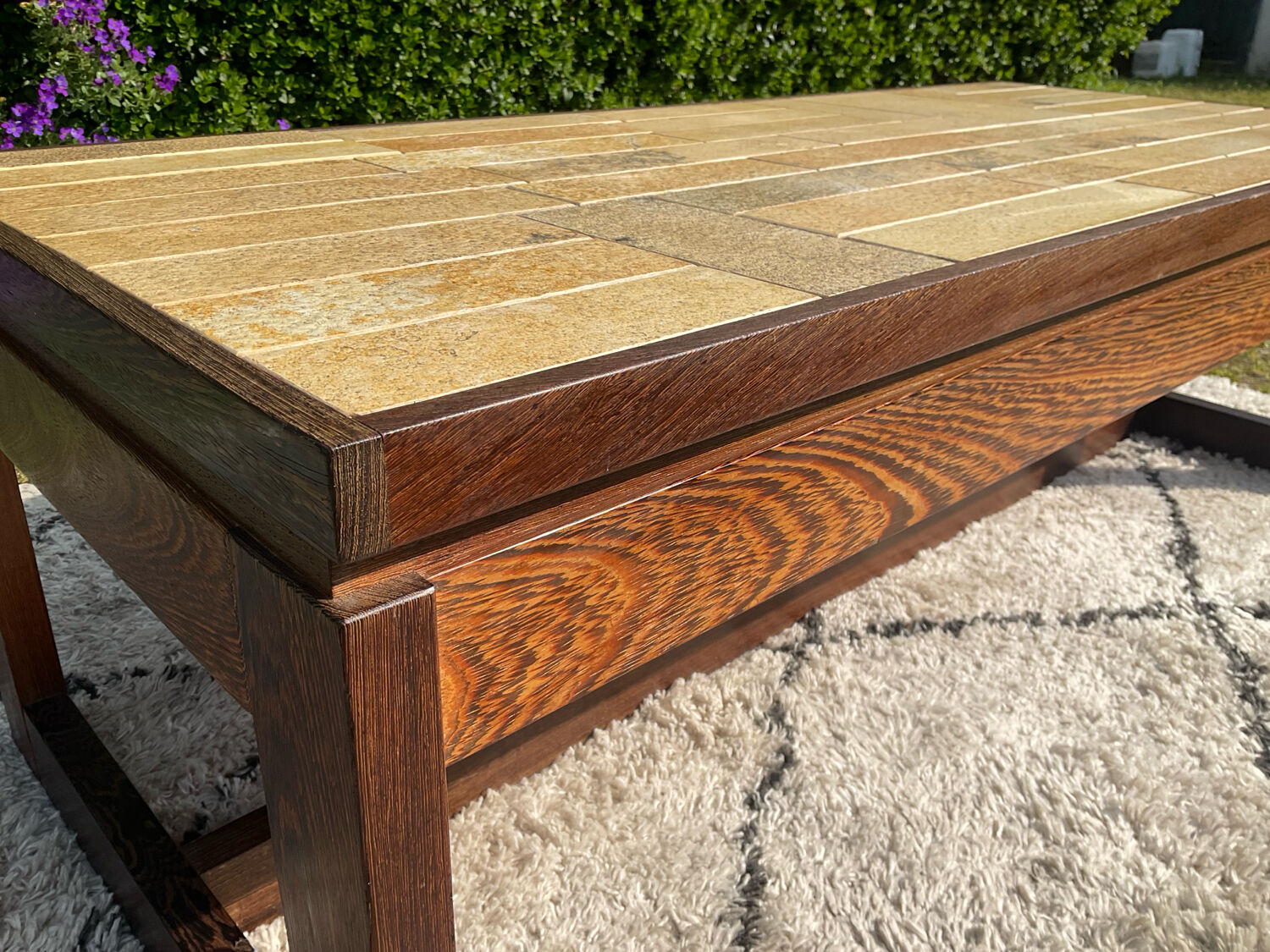 Vintage coffee table in rosewood and ceramic.