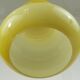 Suspension opaline jaune vintage 1970