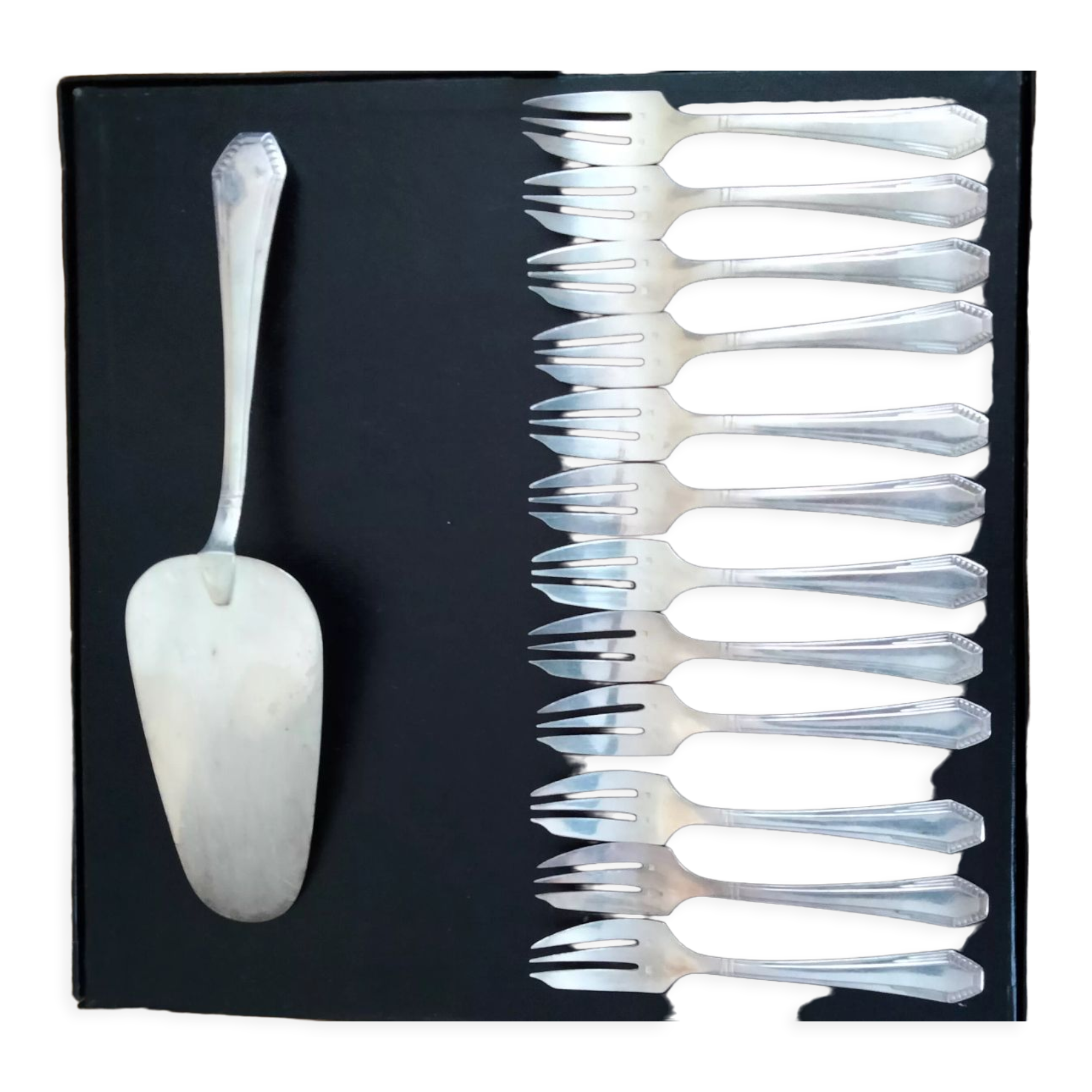 12 cutting cake forks and silver metal pie shovel Orbrille