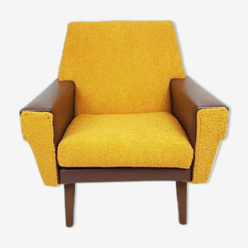 Armchair in ochre yellow and brown skai teddy fabric