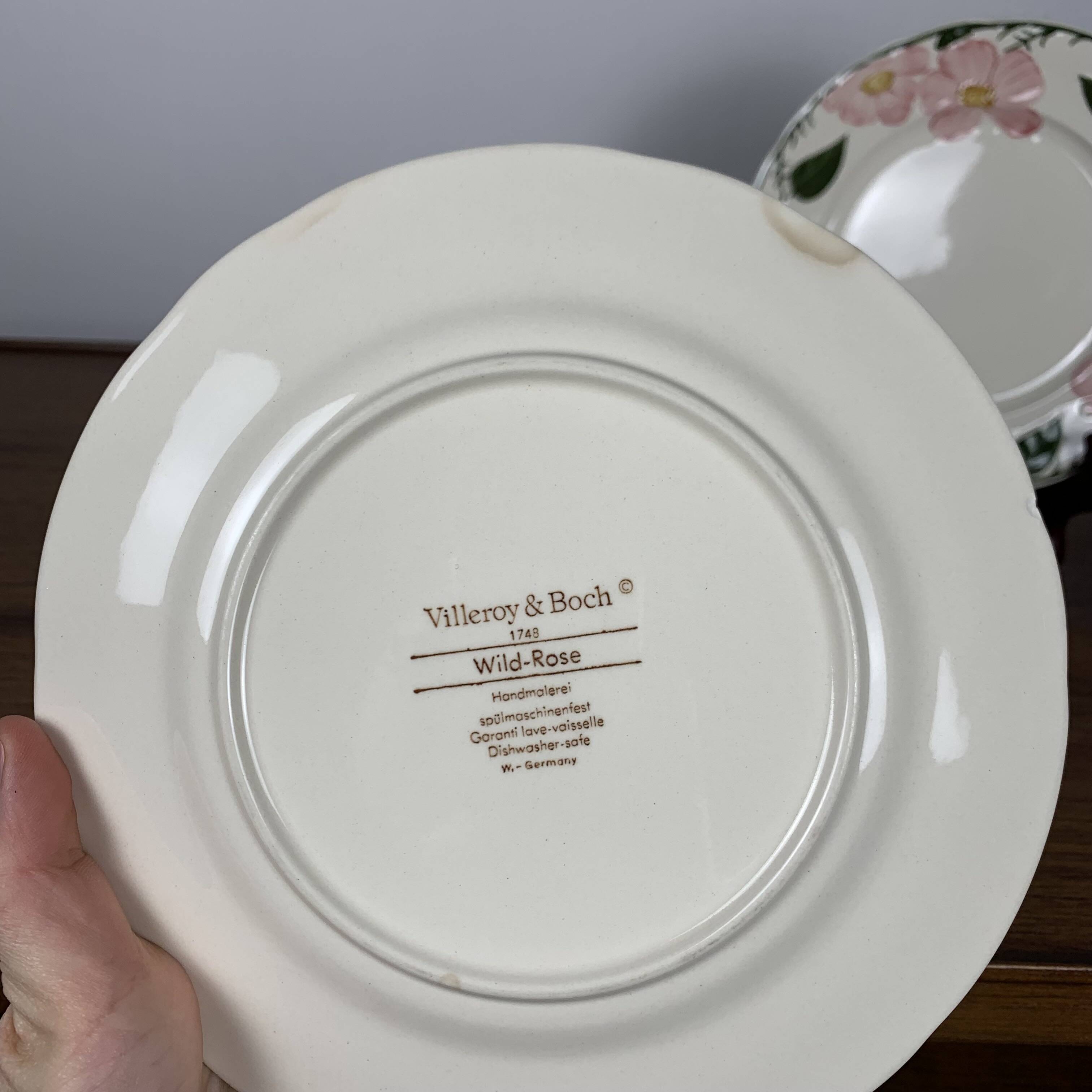 Set of 9 Villeroy & Boch "Wild Rose" dessert plates, 1970