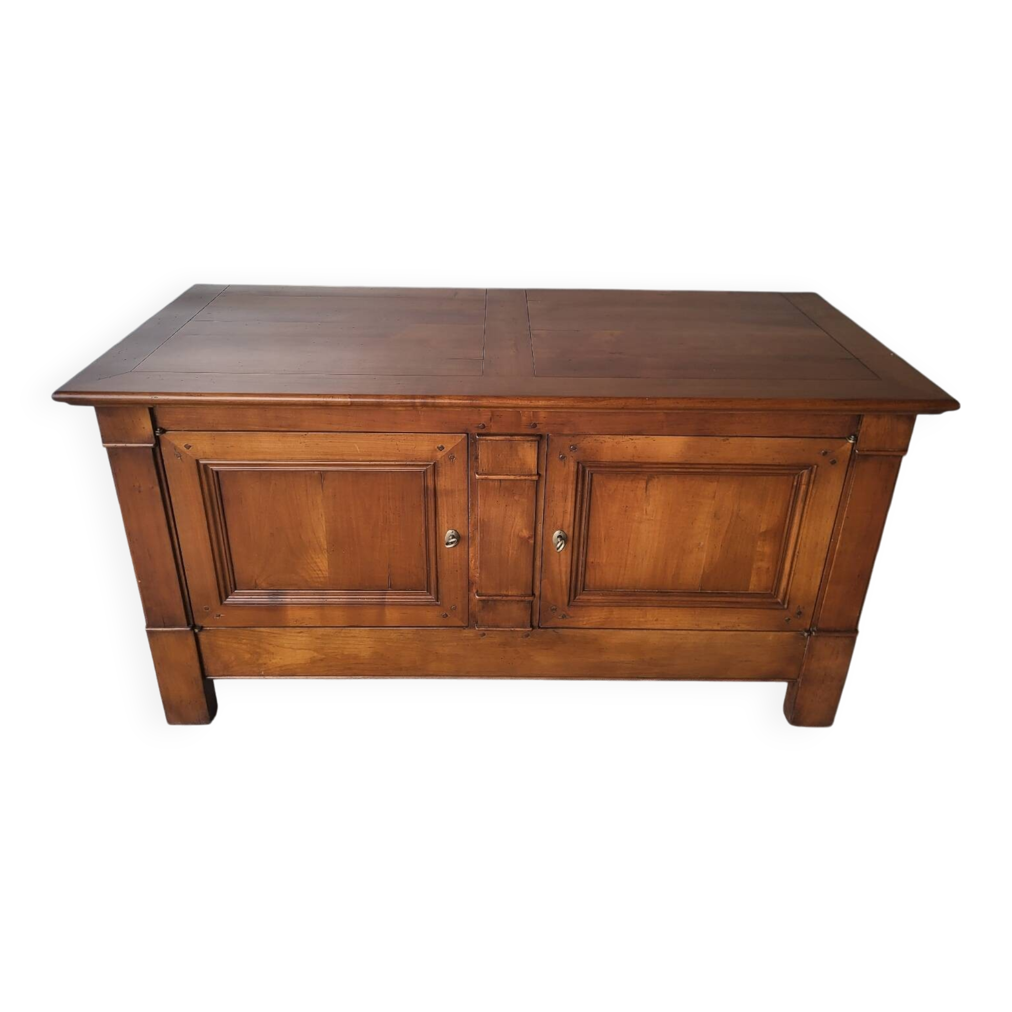 Buffet bas, bahut en bois massif chevillé