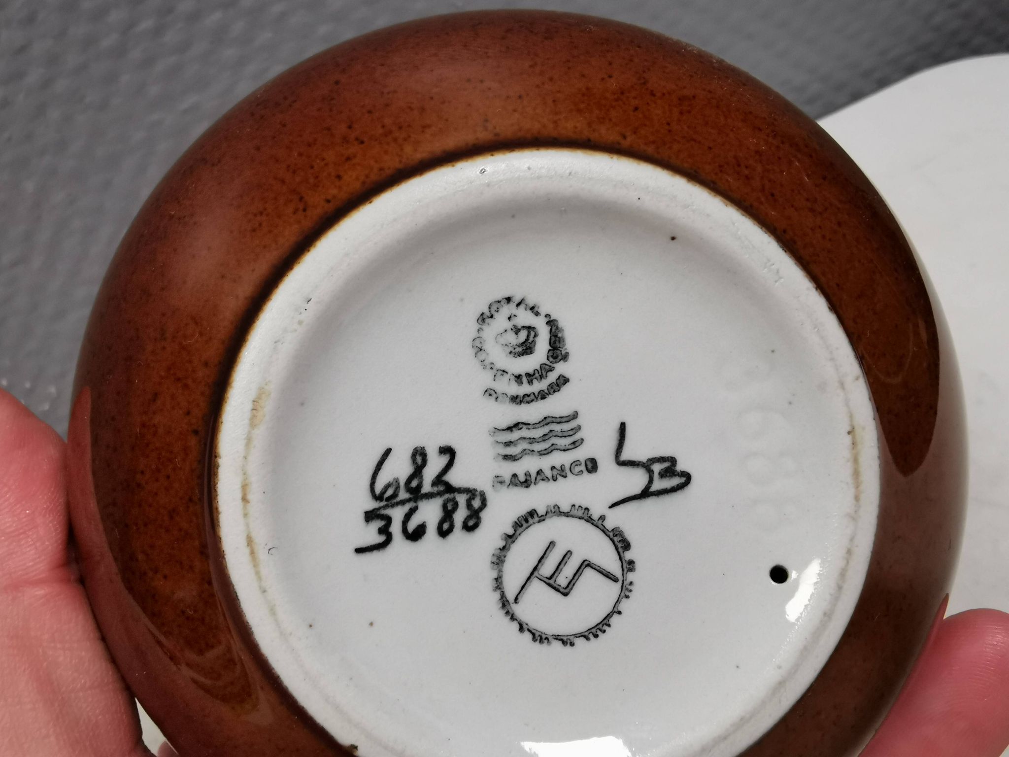 Mid-century ceramic ashtray, by Ellen Malmer for Royal Copenhagen, 1960s.