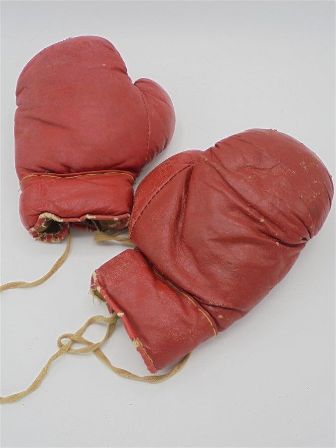 Pair of leather child boxing gloves