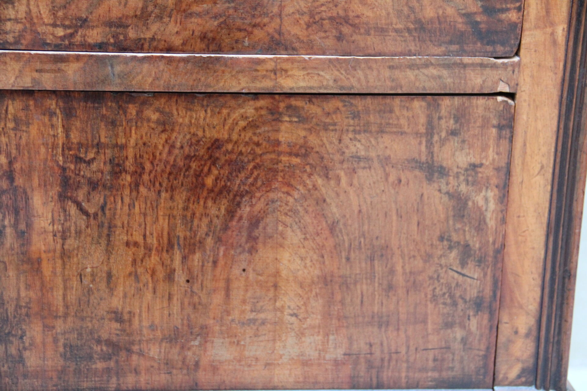 Louis Philippe's dresser in walnut magnifying glass XIX