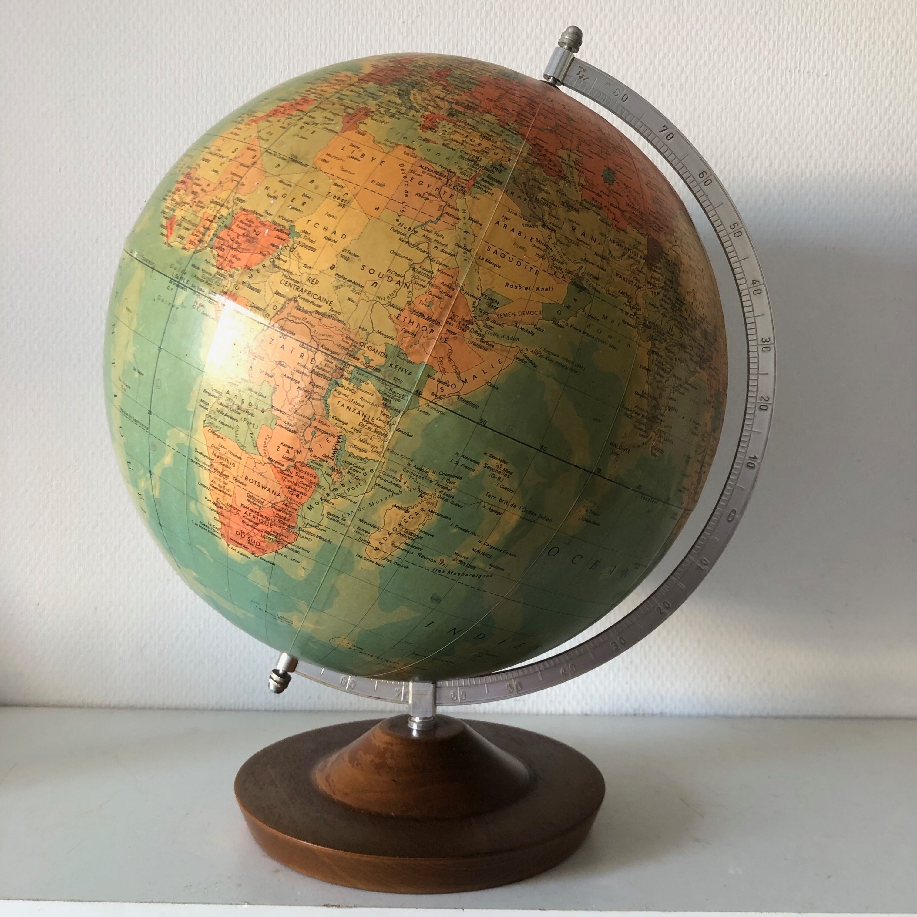 Globe terrestre de Räth 44cm ex-RDA vintage 1975