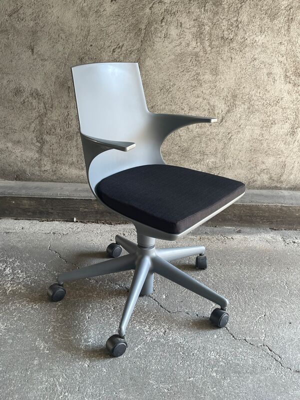 Fauteuil de bureau Kartell modèle spoon