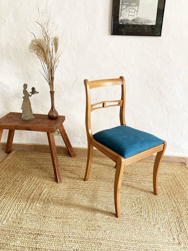 Chaises en bois de hêtre, pieds sabres et assise tapissée, années 1960-1970