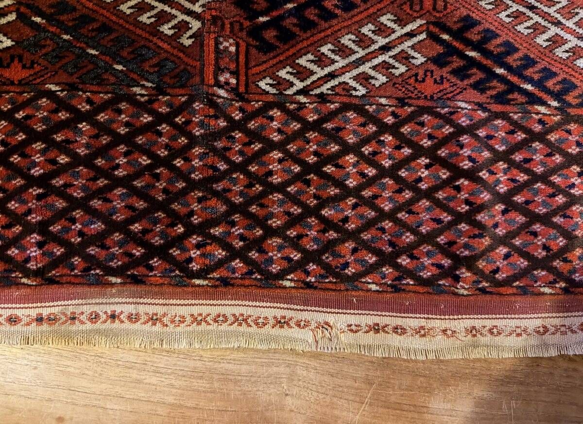 Ancient Turkmen Hatchlou rug: 120 × 150 cm "Galerie Sardje"