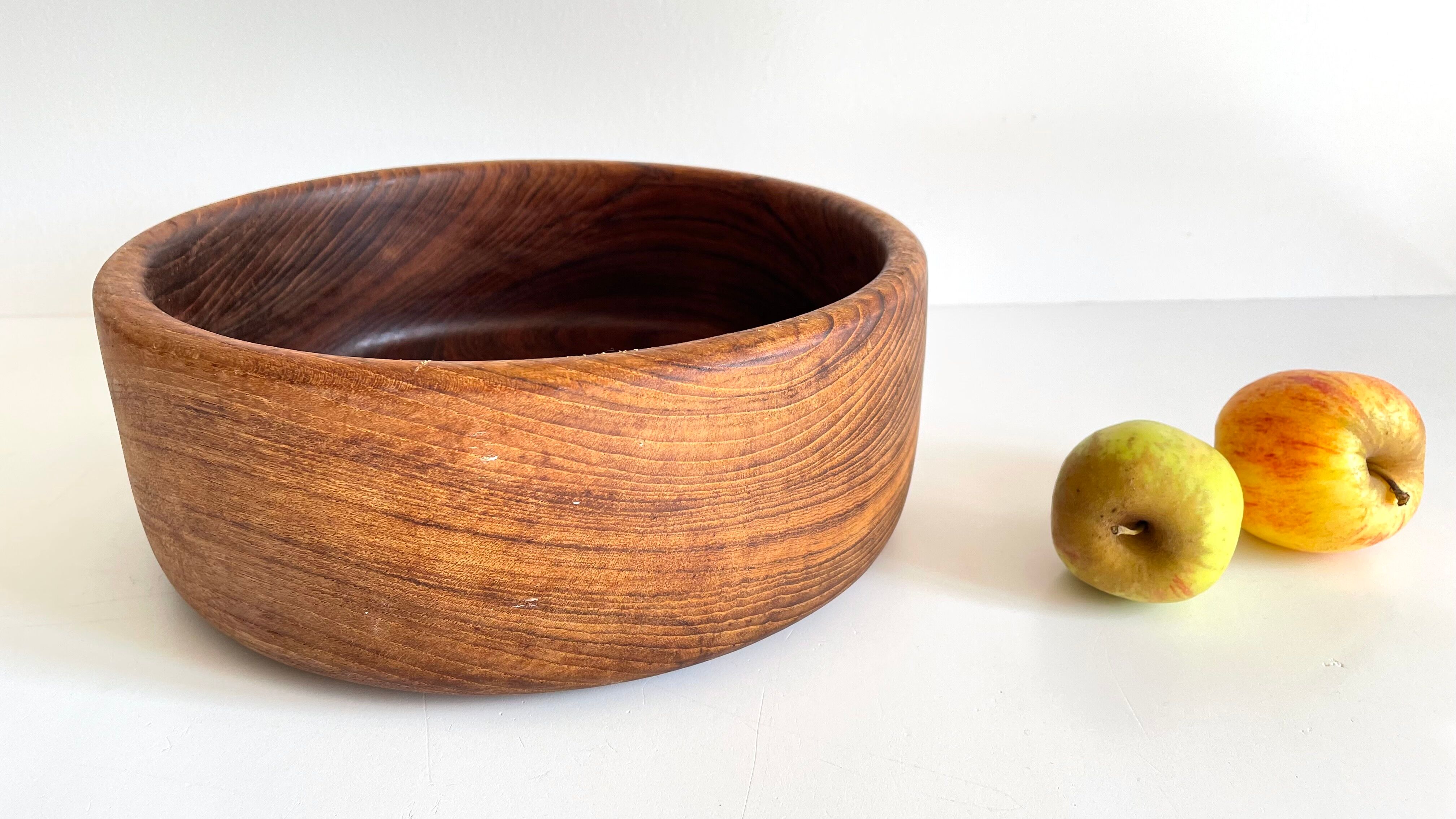 Salad bowl in teak