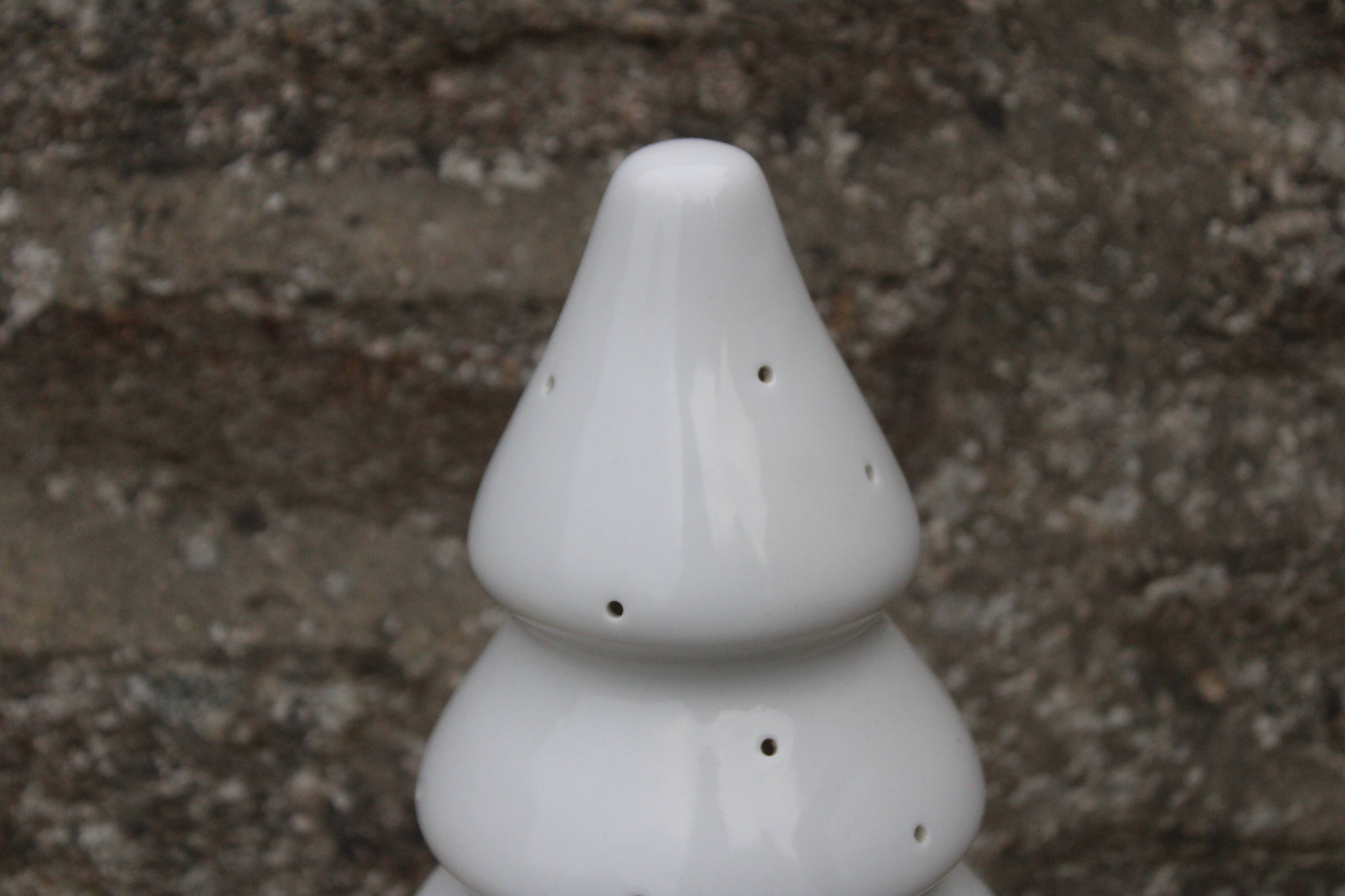 Lampe sapin en céramique blanche brillante – Ø15 cm – Ampoule fournie