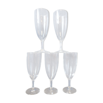 5 champagne flutes