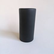 Vase rouleau noir mat par Antonio Lampecco