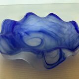 Baguier en pâte de verre bleu cobalt à bord dentelé