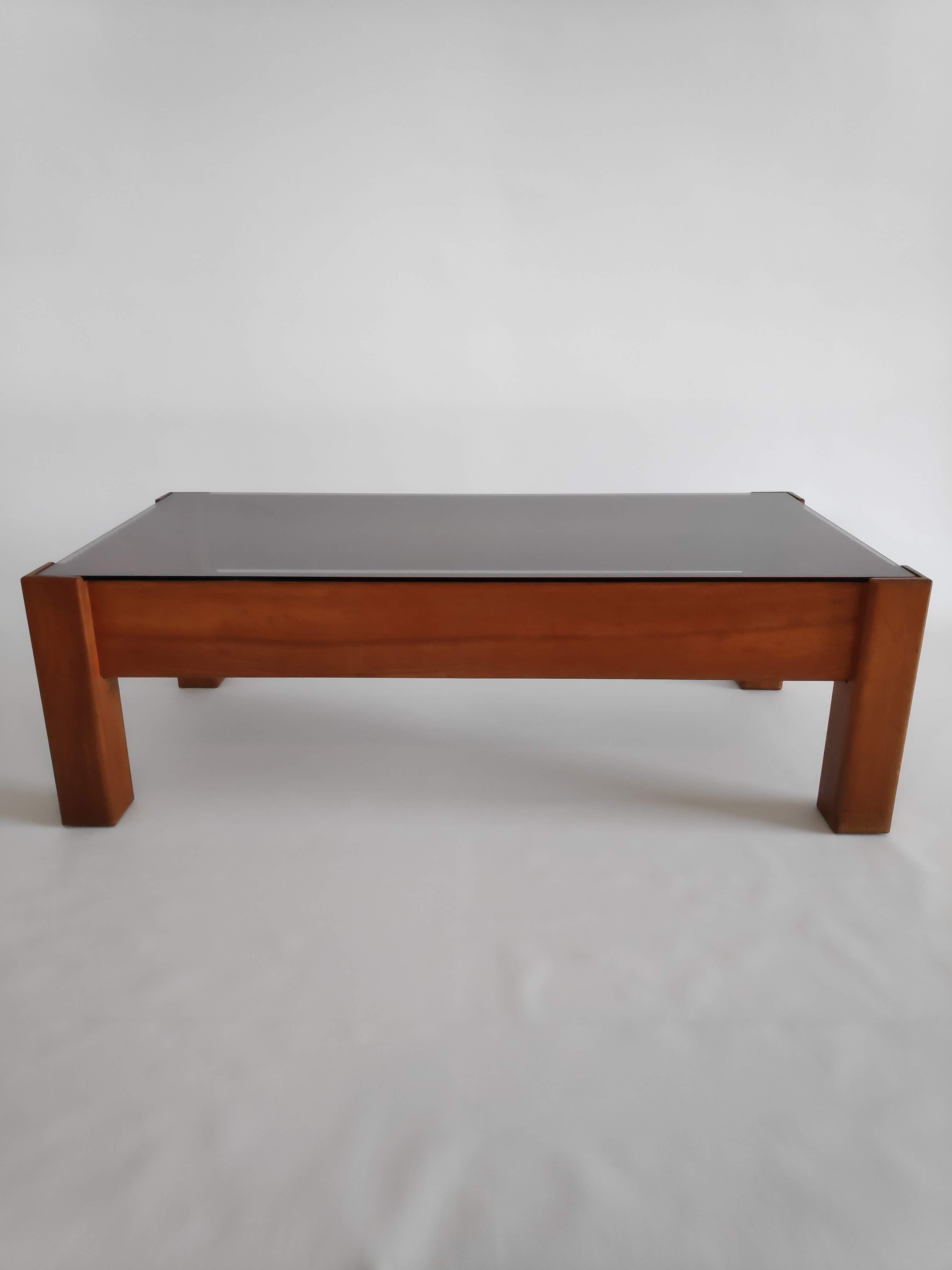 Vintage coffee table in solid elm and smoked graphit from the years 70