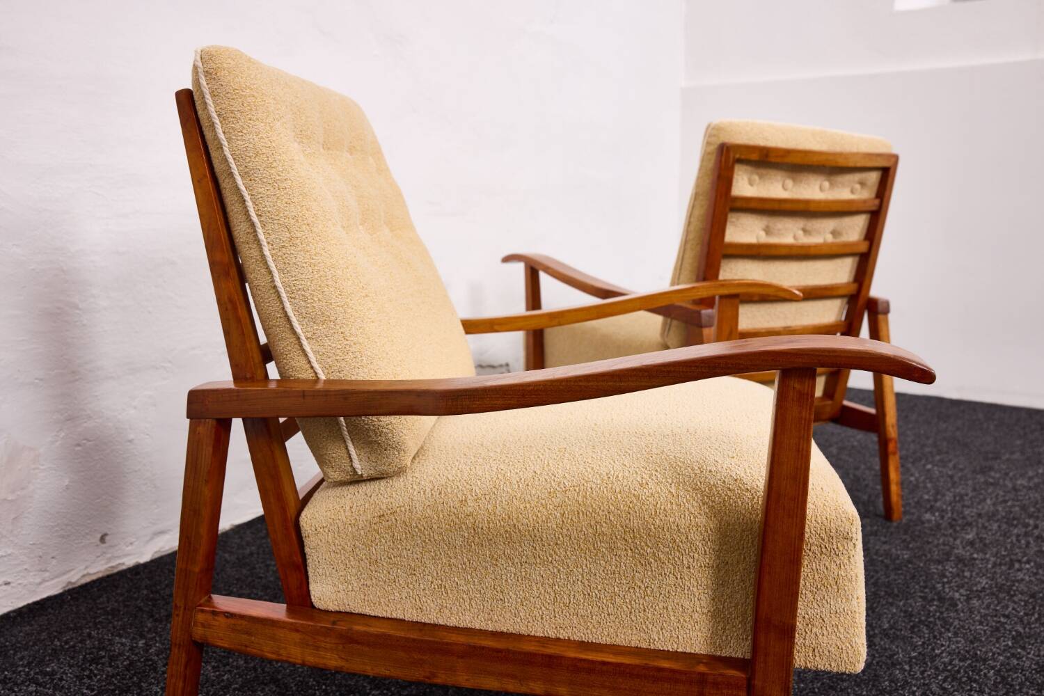 Paire de fauteuils vintage – Attributés à Károly Nagy, Hongrie, années 1940