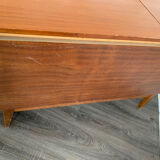 Small Scandinavian row