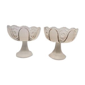Deux coupes en verre