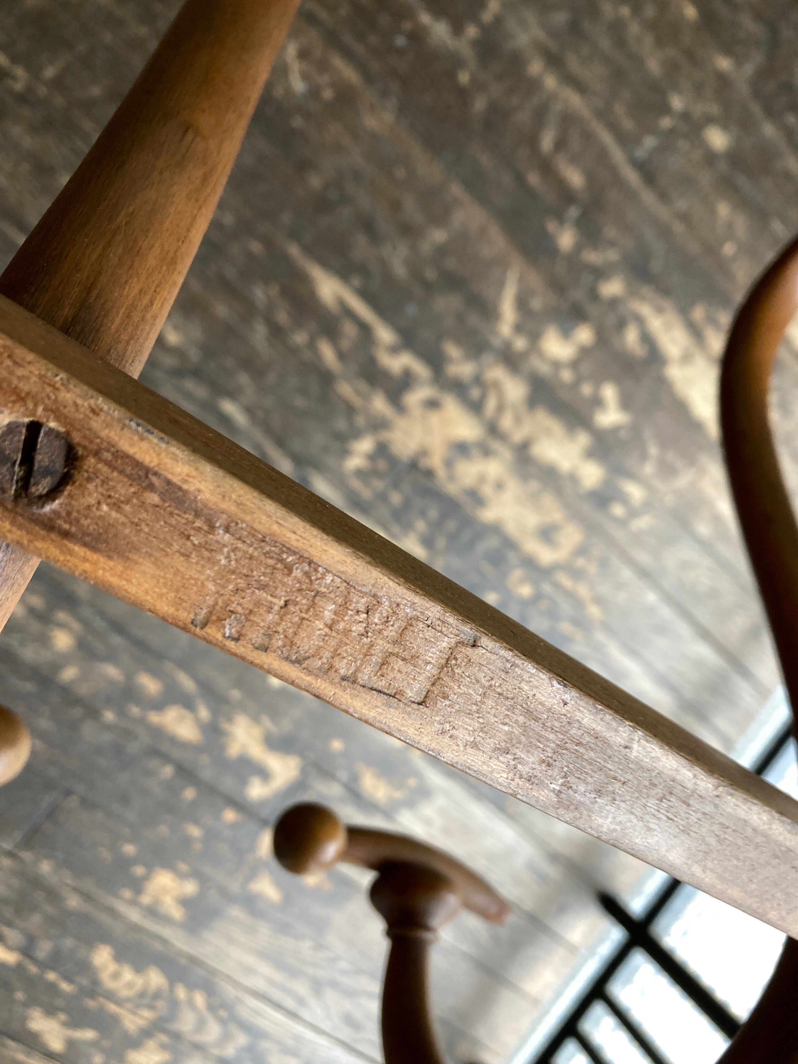 Coat rack Thonet wall 1910