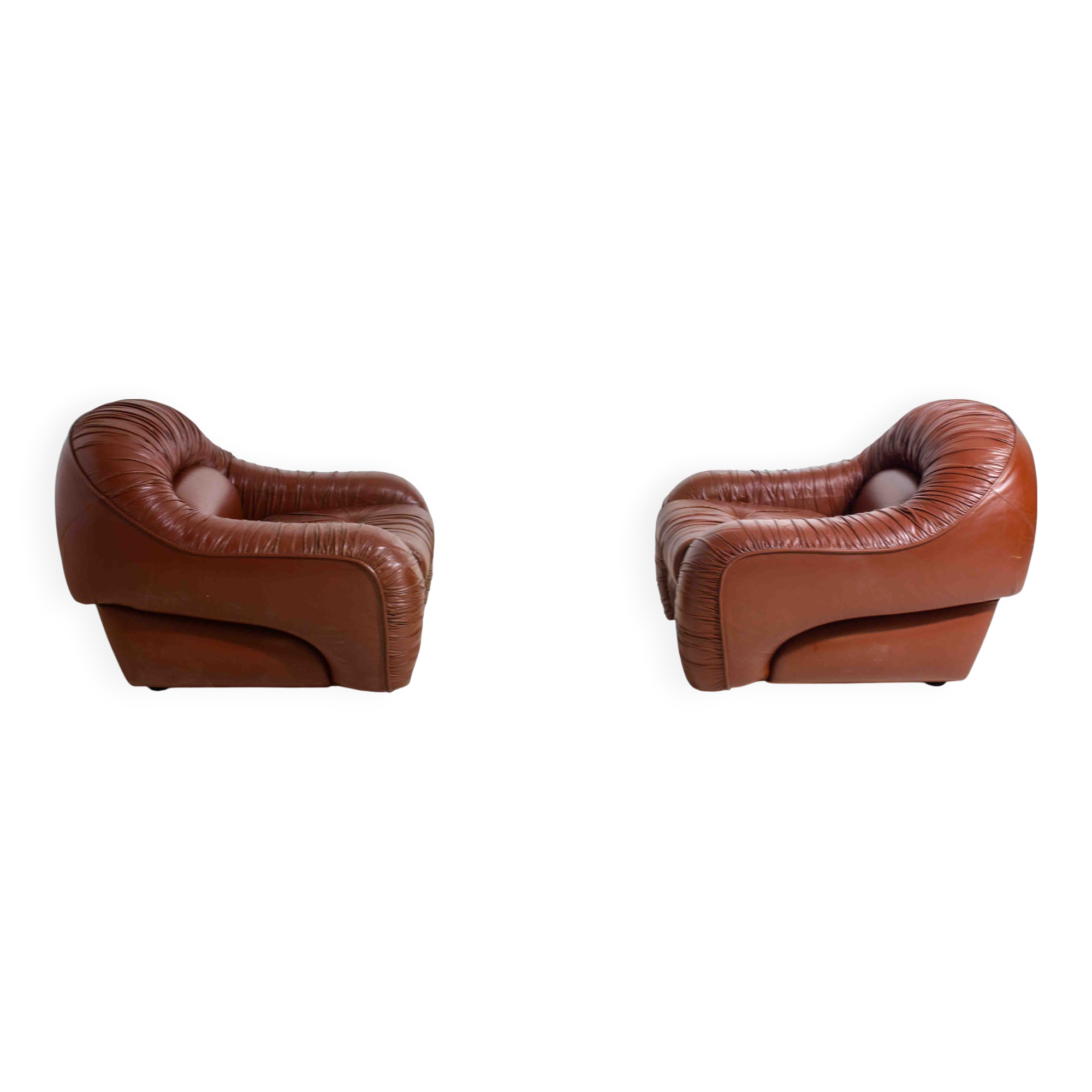 Rare pair of "Capriccio" lounge chairs in scrunched leather by Eurosalotto