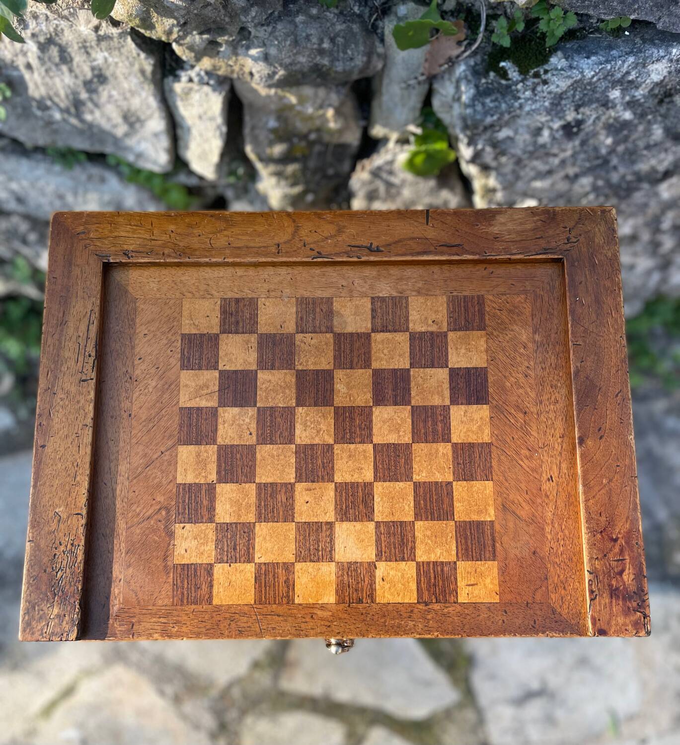 Small Louis XV period writing table in Walnut. 18th Century Period