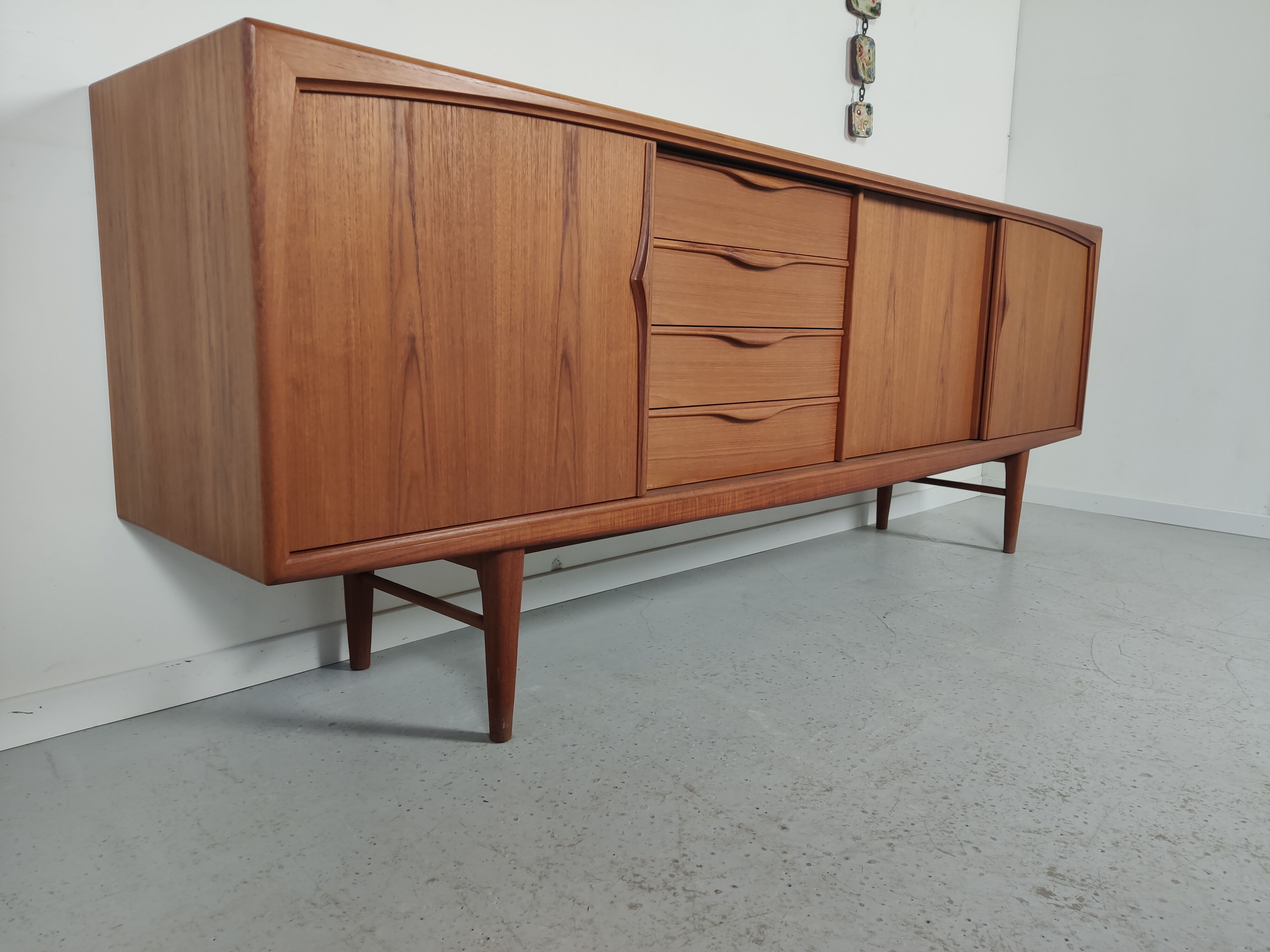 Scandinavian teck line RT Màbel model 272, 60s