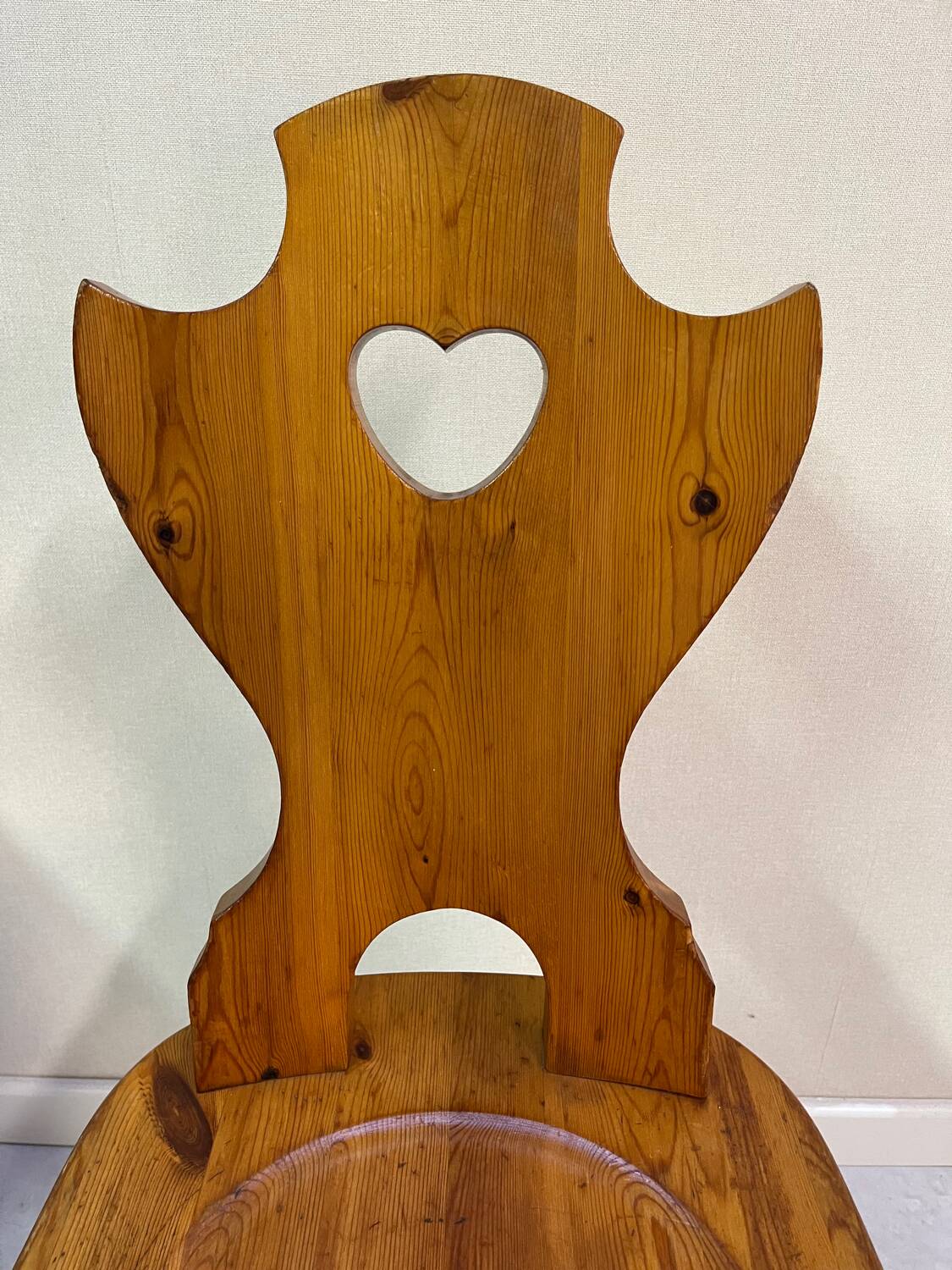 Mountain chalet style pine chair