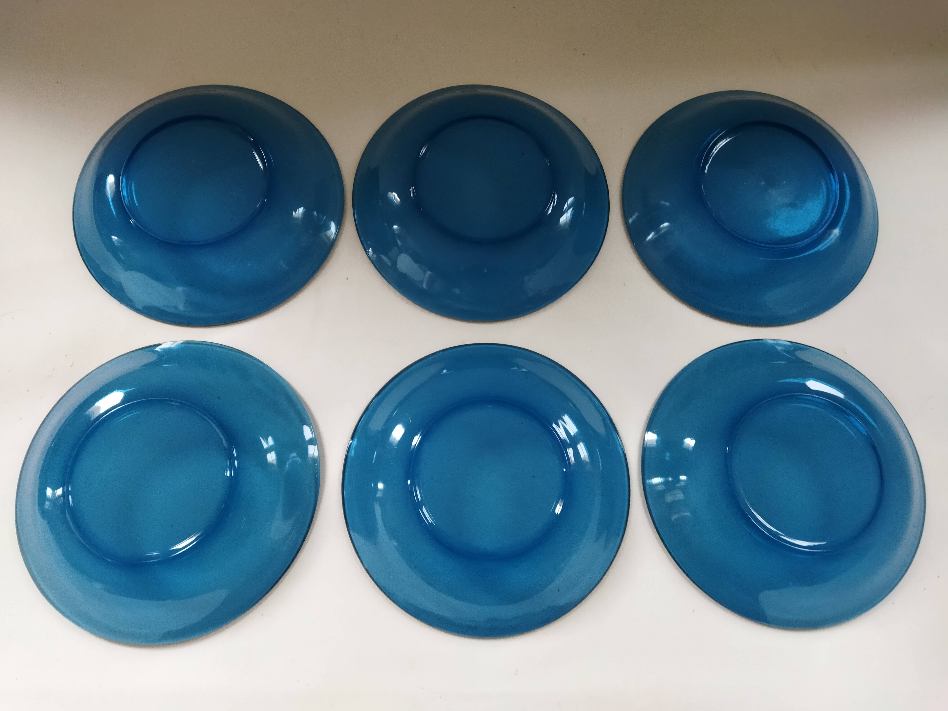 6 Vereco soup plates