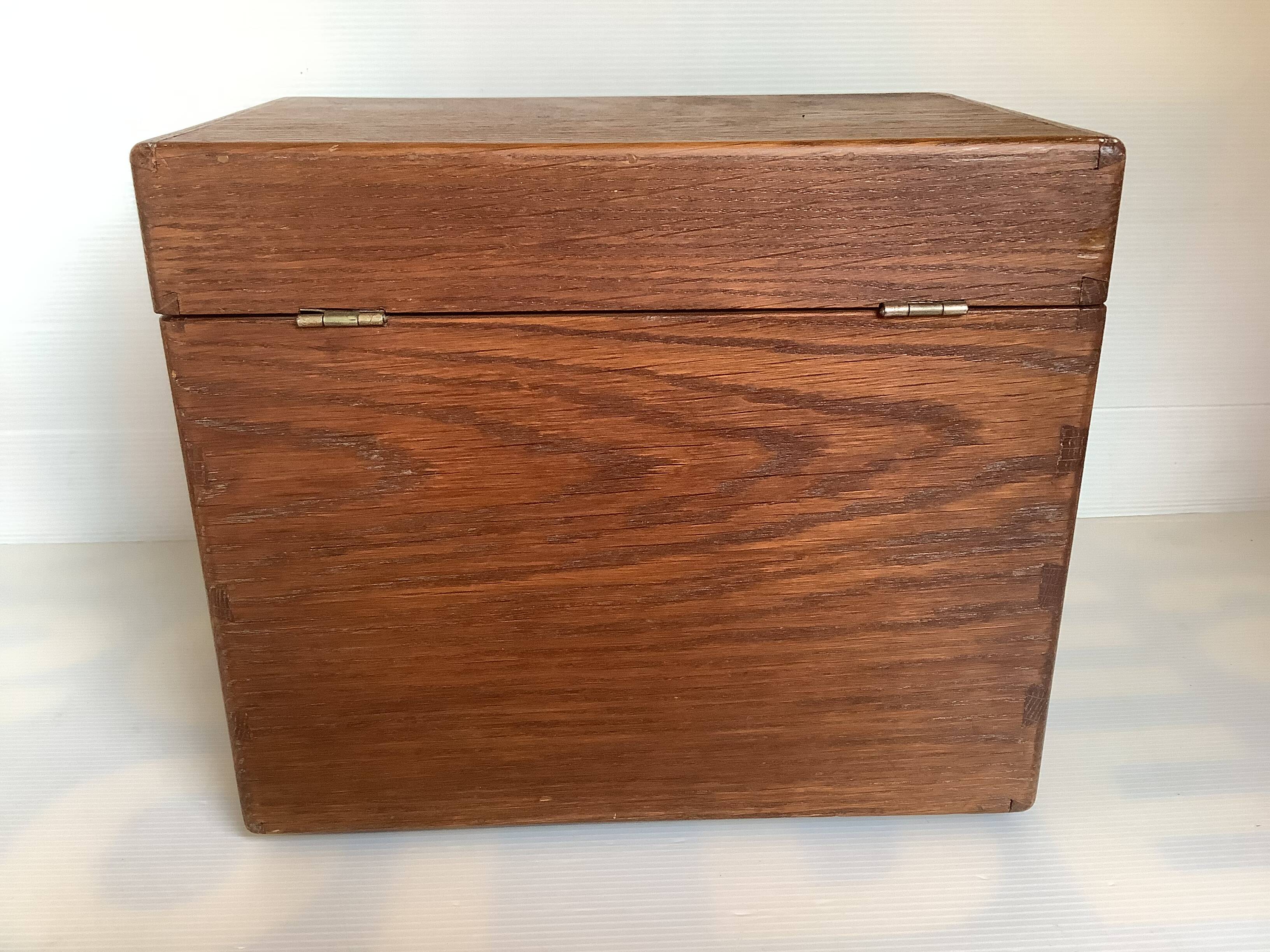 Cheney England dovetail wooden box