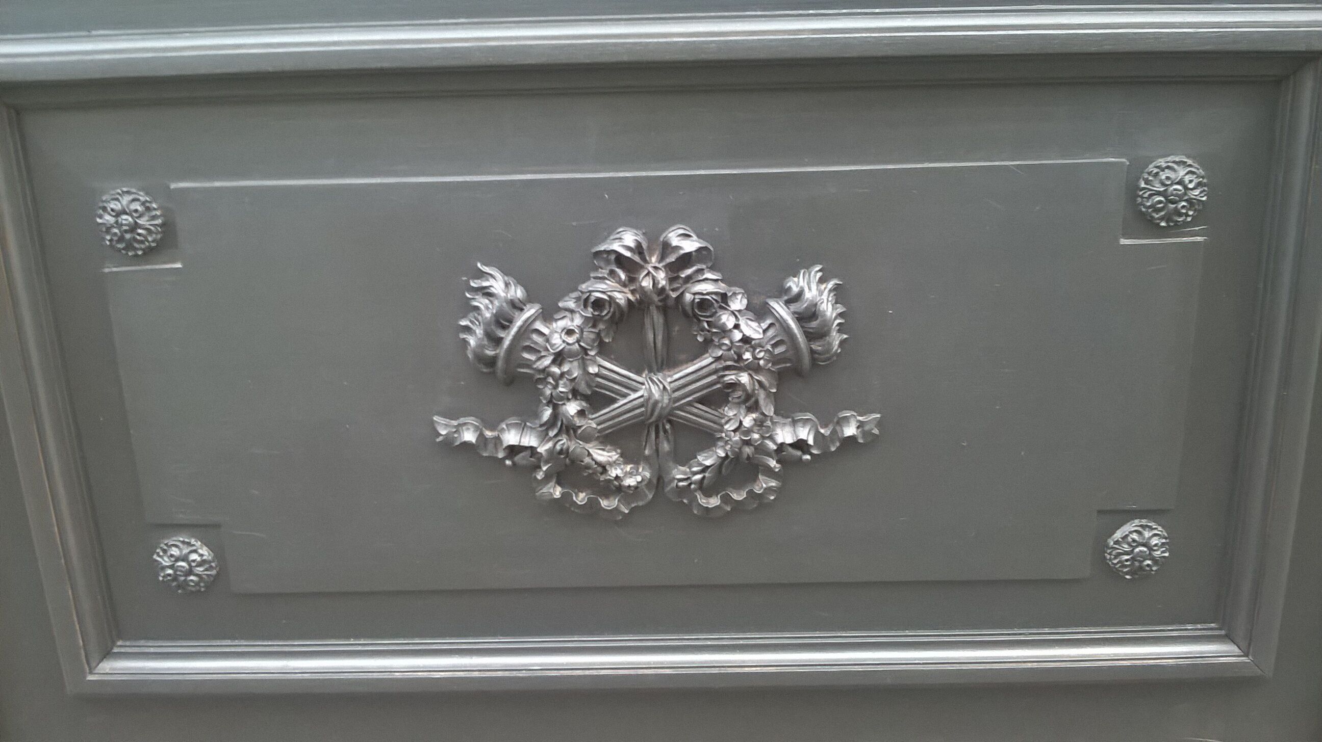 Parisian showcase cabinet