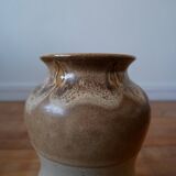 Beige vase lava effect