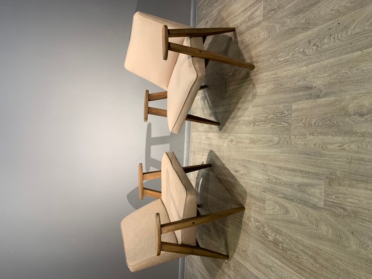 Paire de fauteuils conçus par Józef Chierowski 60