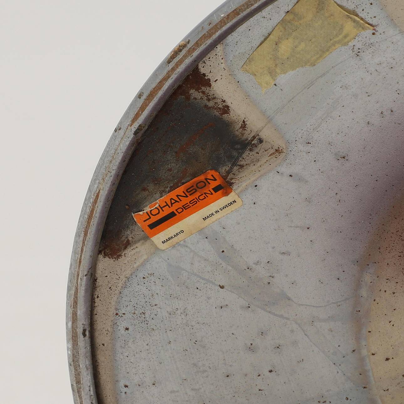 “Satellite” stool, tulip base in chrome metal