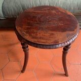 Table basse ronde  en bois gravé, tourné, fin XIXème