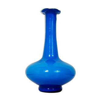 Flattened blown glass corolla vase