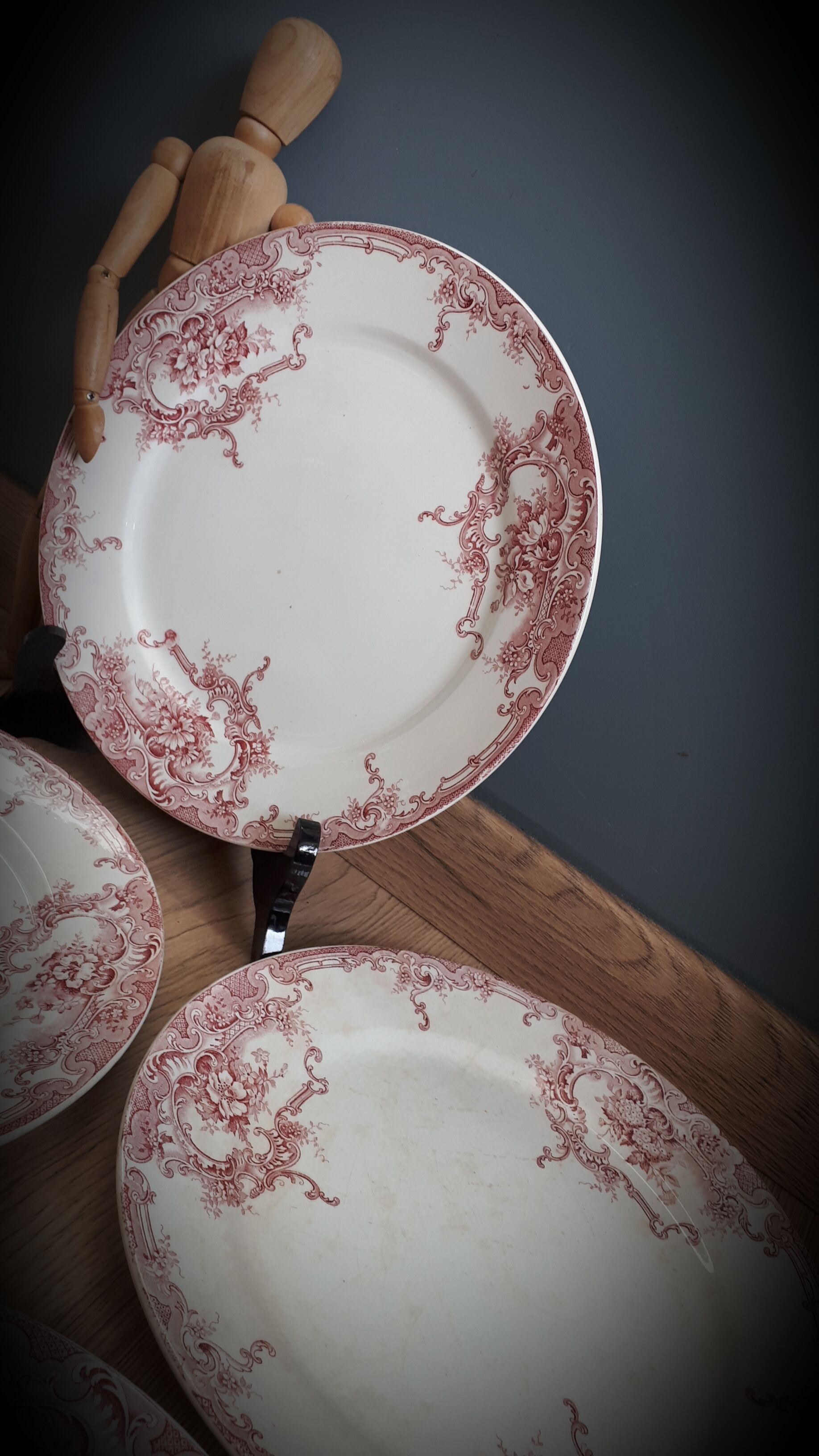 Set of 6 flat plates Red Dolphin 1920