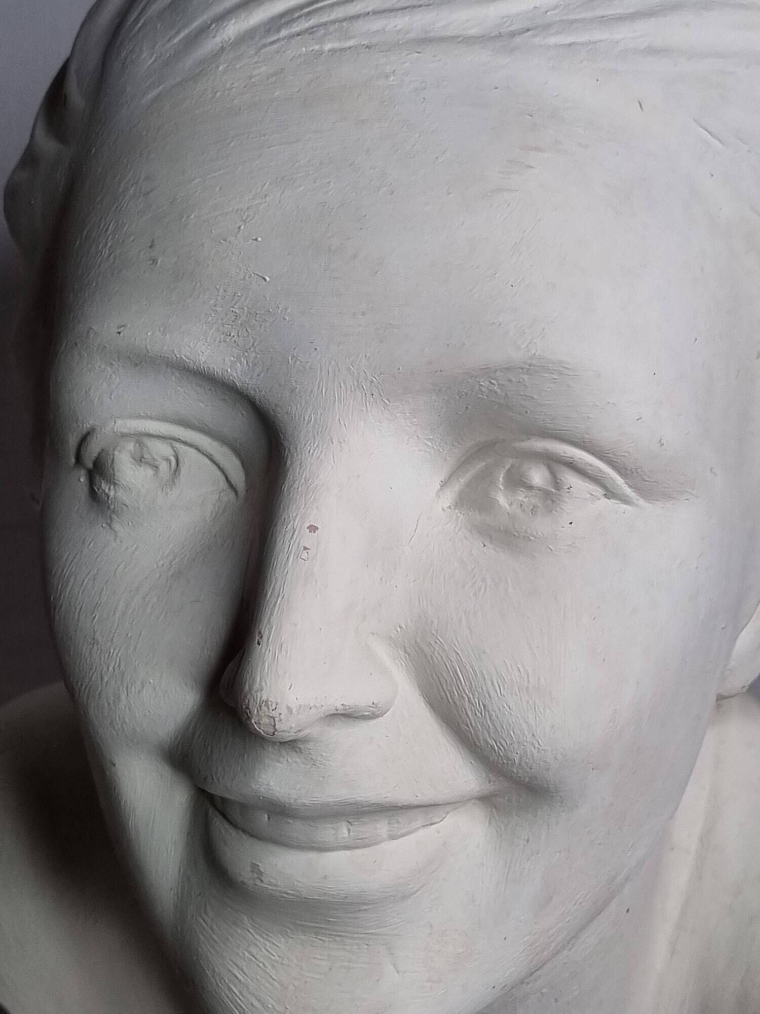 Bust of a young woman by Salvatore Melani, Art Deco style, 48 cm