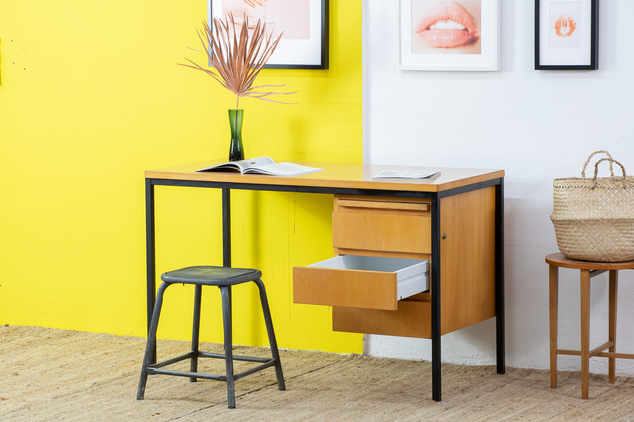Bureau scandinave vintage – 120.5 cm