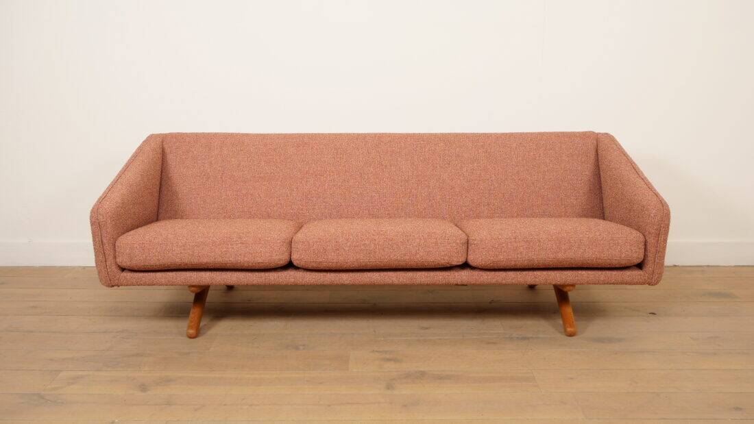 Vintage sofa | 3-seater | ML-90 | pink | reupholstered
