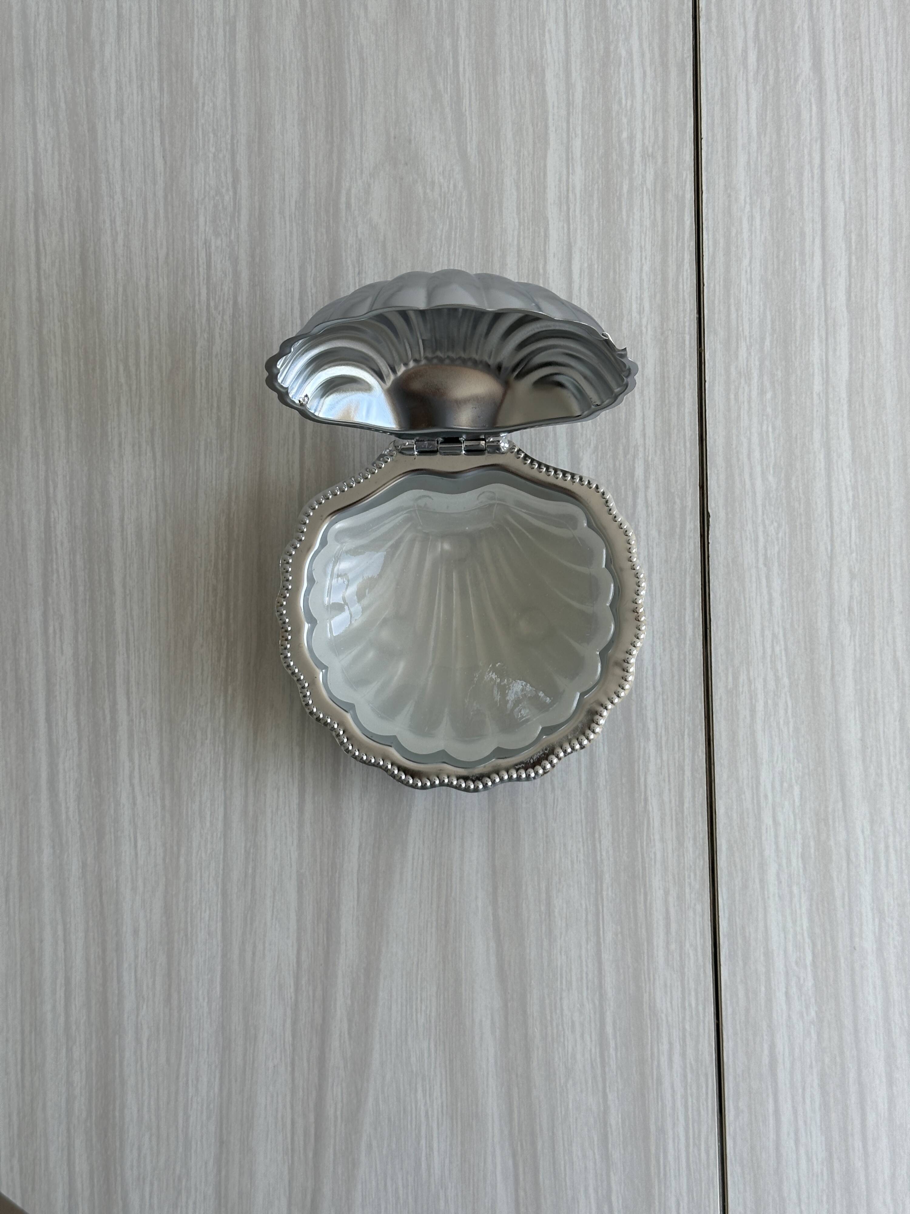 Shell butter dish