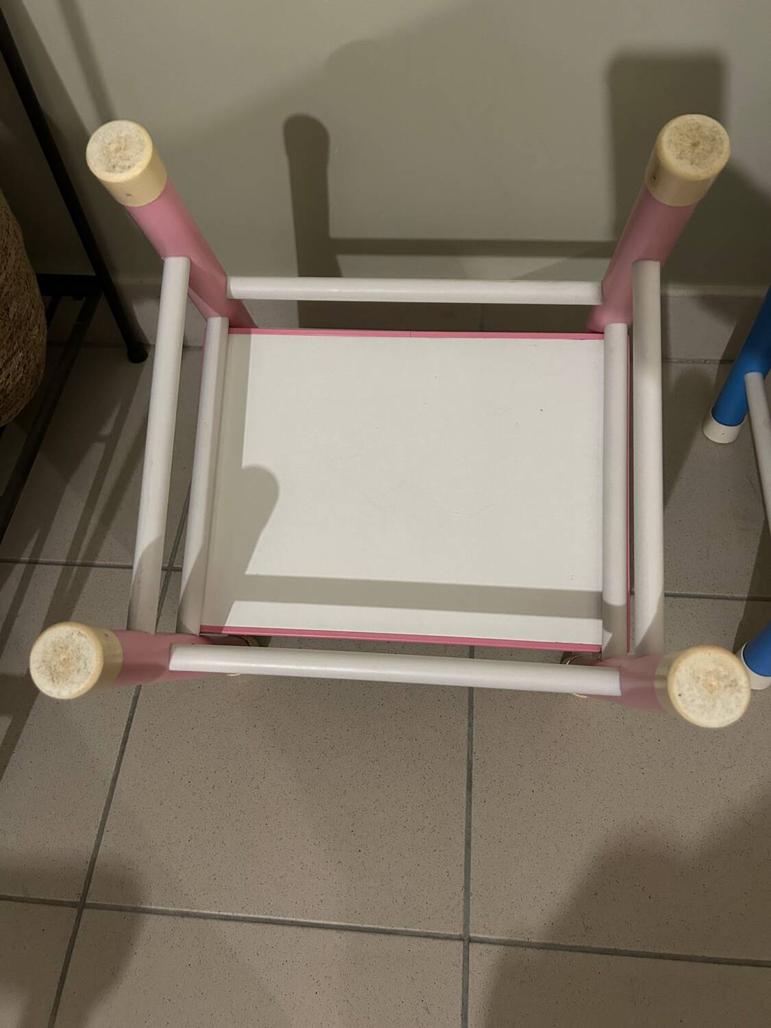 Set of 2 small vintage children's chairs