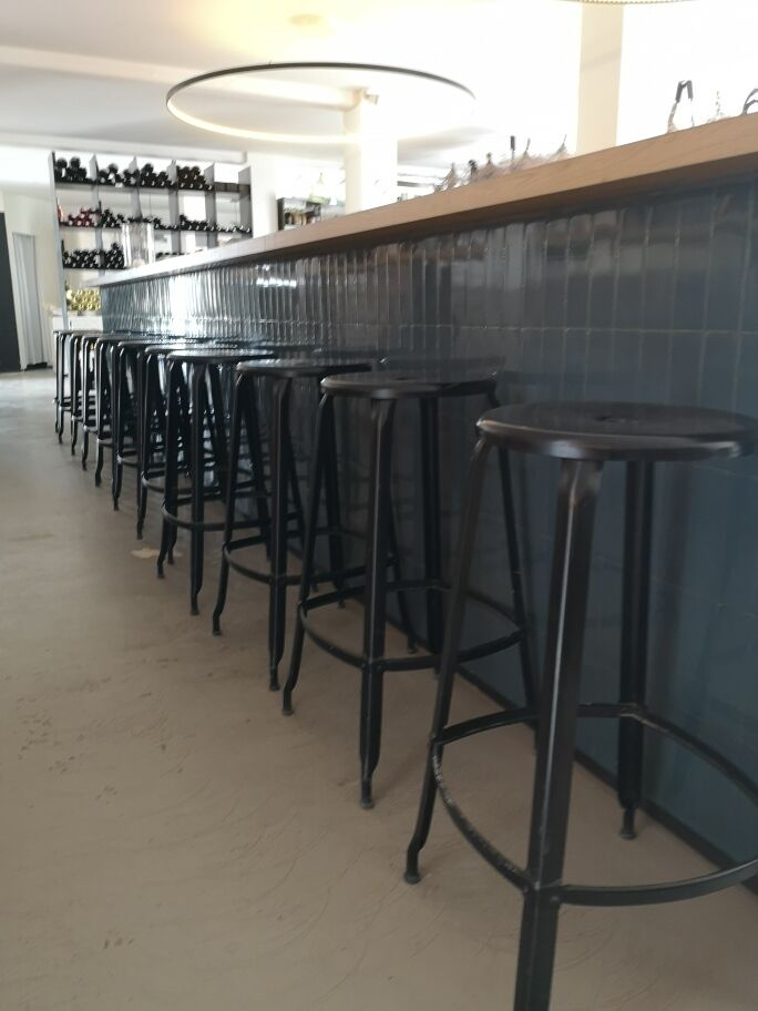 Nicolle stool