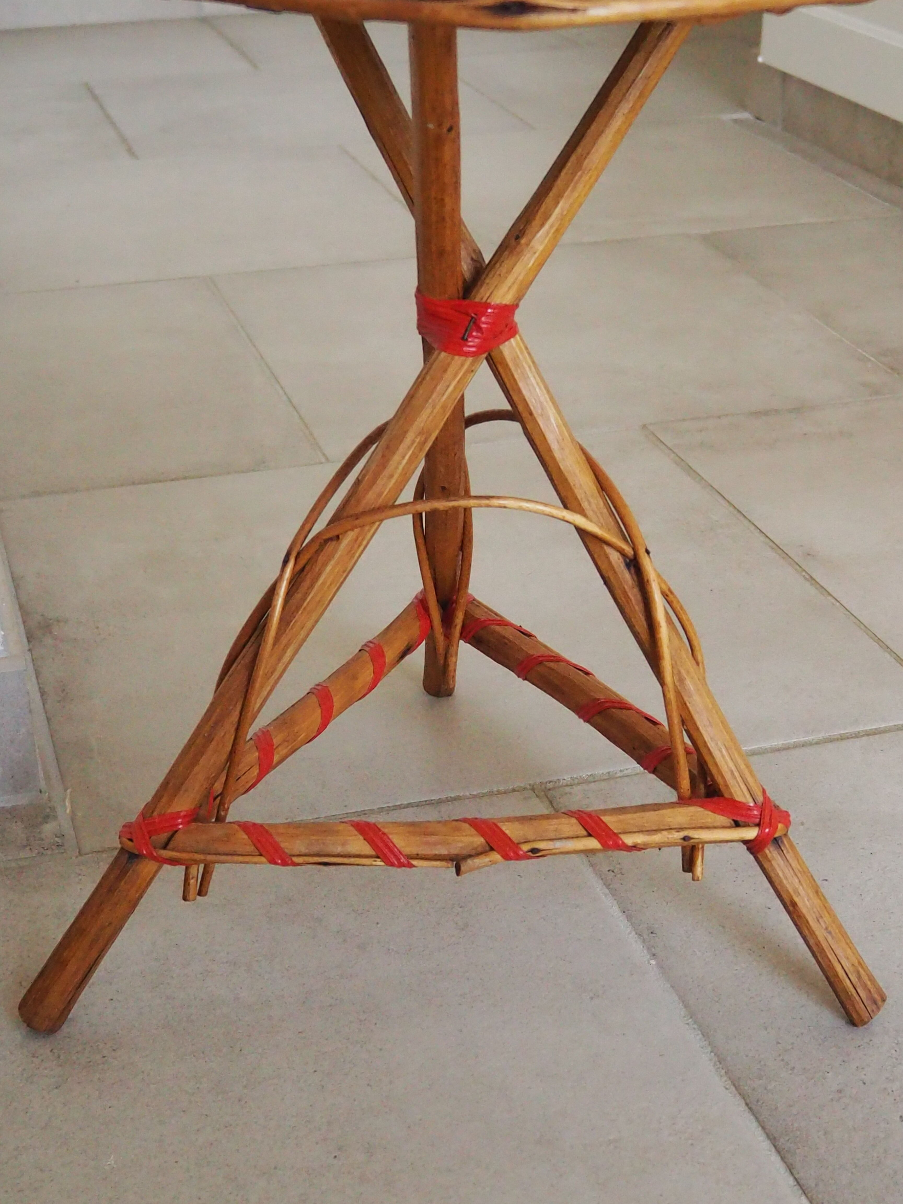 Bolster / pedestal table in tripod rattan 1960s-1970s
