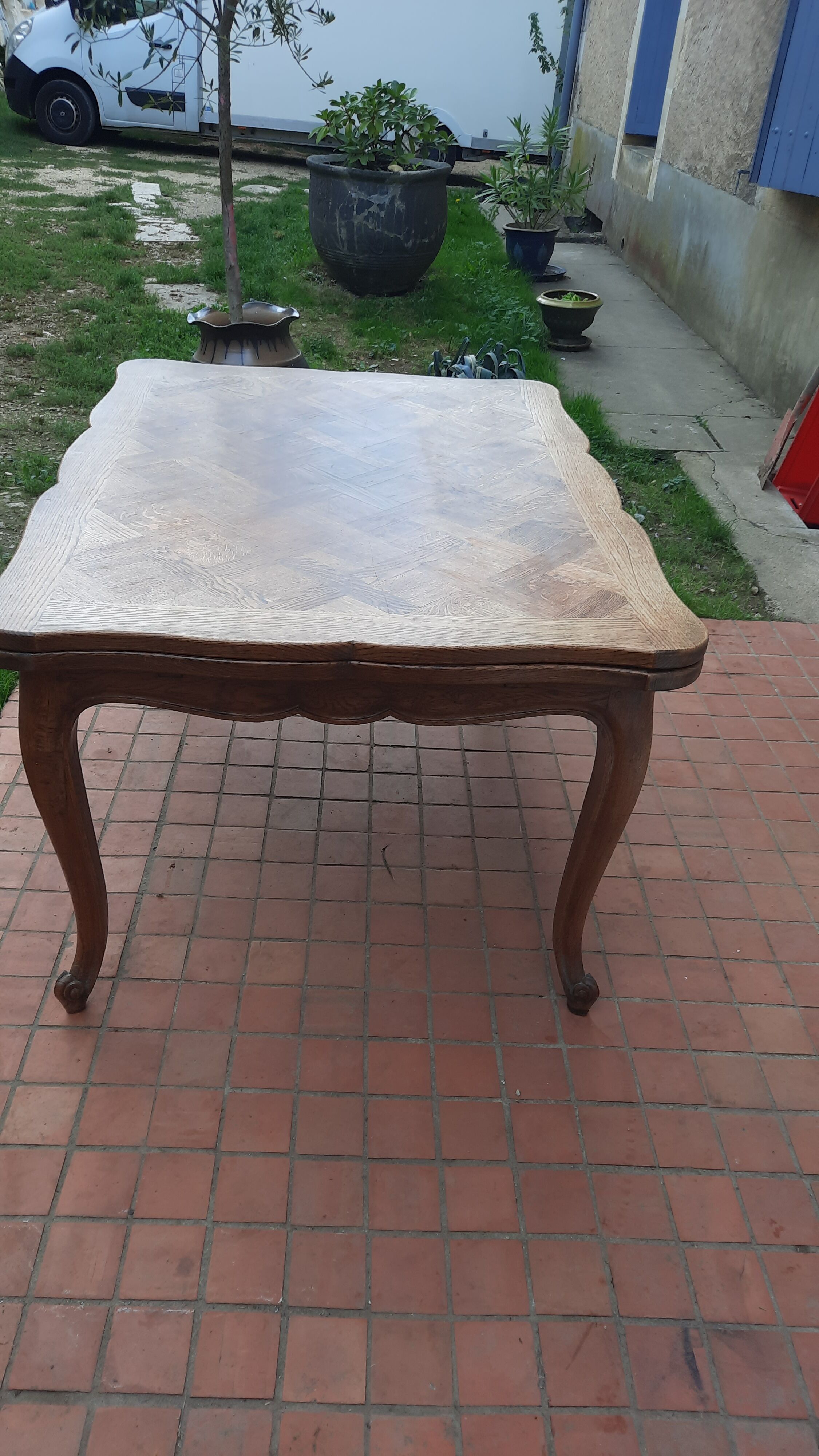 Vintage extendable table